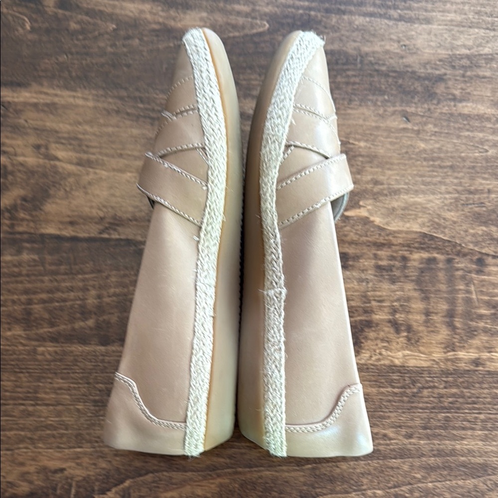 Collection by Clarks Women's Danelly Shine Sand Leather Flats Size 7 - Picture 6 of 7